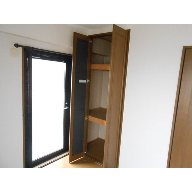 ハイツ秋桜の収納|洋室収納