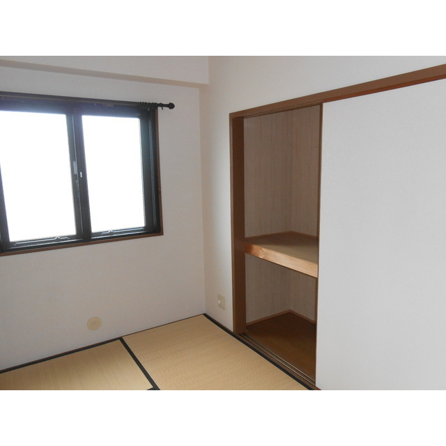 ハイツ秋桜の内装|和室4.7帖