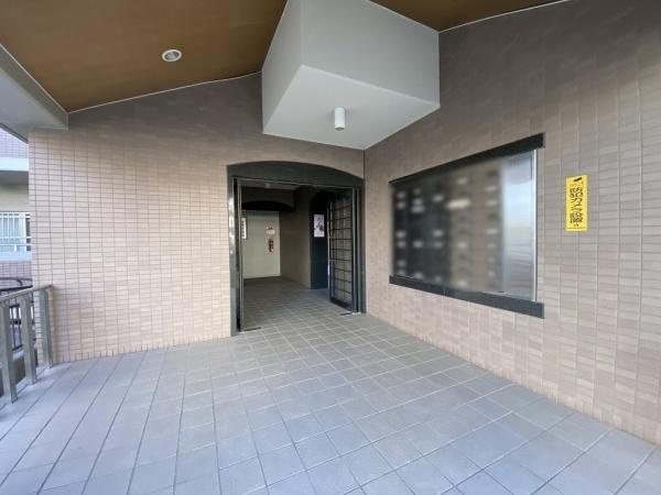 【エントランス】 | アバンドーネ西神春日台1号棟