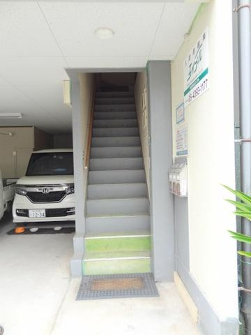 菅ハイツのエントランス|★階段★