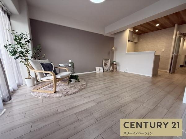 ユニハイム市岡Ⅱの居間・リビング