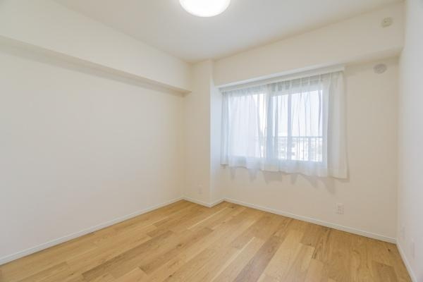 新多摩川ハイム１号棟の洋室