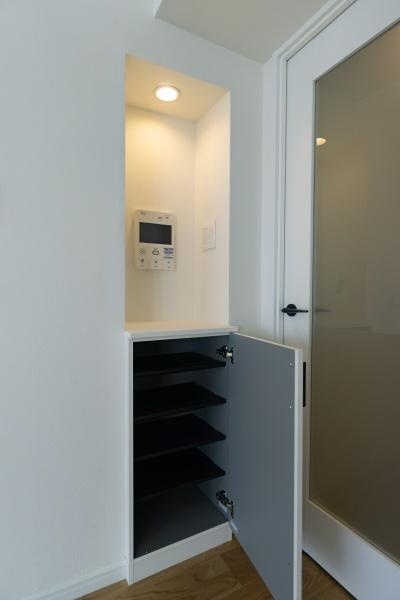 新多摩川ハイム１号棟の玄関