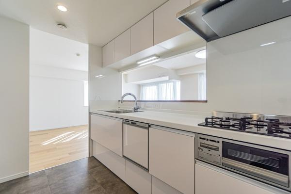 新多摩川ハイム１号棟の居間・リビング