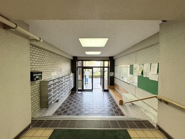 芦名橋ハイツのエントランス