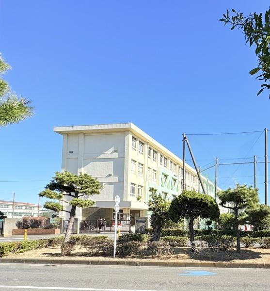 ライオンズマンション辻堂海浜公園のその他|徒歩2分・高浜中学校