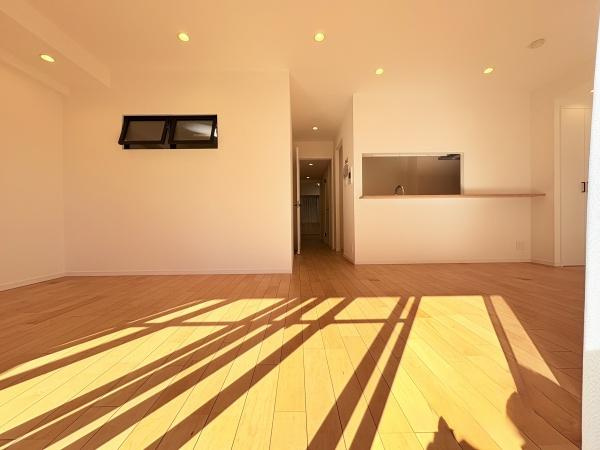 藤和ライブタウン緑山壱番館の居間・リビング