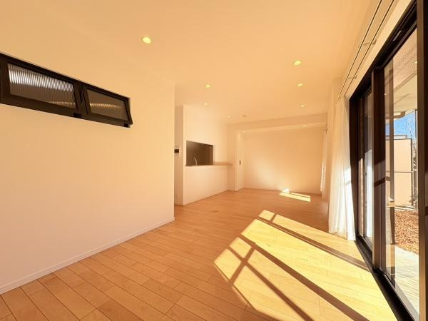 藤和ライブタウン緑山壱番館の居間・リビング