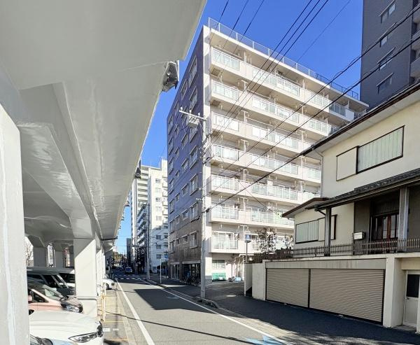 鵠沼フラワーマンションの外観