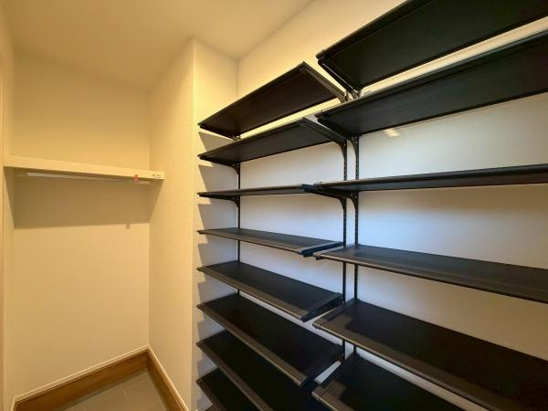 横浜市南区大岡１丁目の新築一戸建の収納|シューズクロークです。