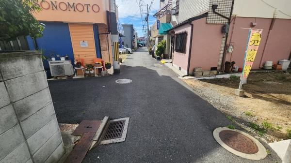 【前面道路含む現地写真】