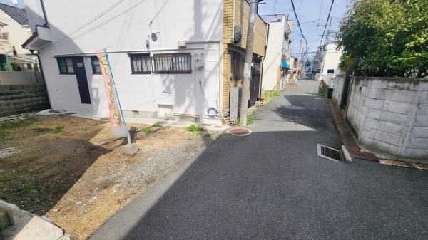 【前面道路含む現地写真】