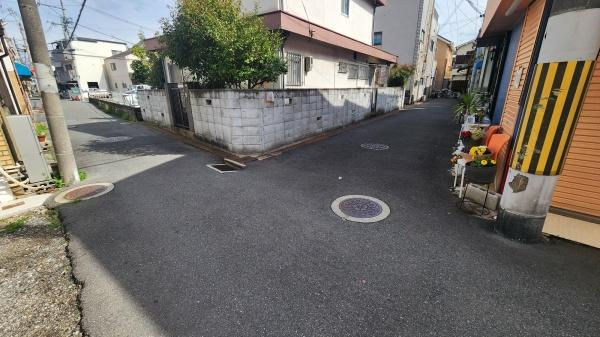 【前面道路含む現地写真】