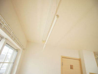 【設備】 | アスカＣ | 室内物干しがあります。