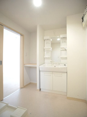 【洗面所】 | アスカＣ | 洗髪洗面化粧台と洗濯機置き場があります♪