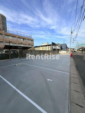 ジーメゾン今伊勢セレナの駐車場