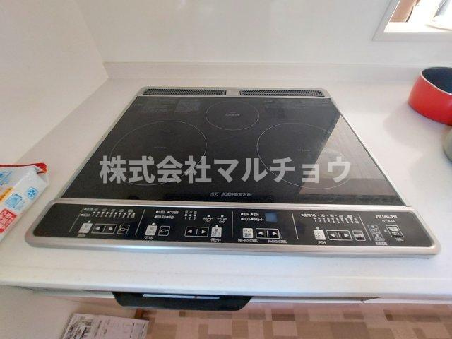 岩田戸建てのキッチン|コンパクトなキッチンで掃除もラクラク