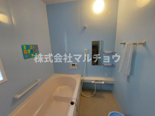 岩田戸建ての浴室|きれいなお風呂です