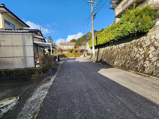 【前面道路含む現地写真】
