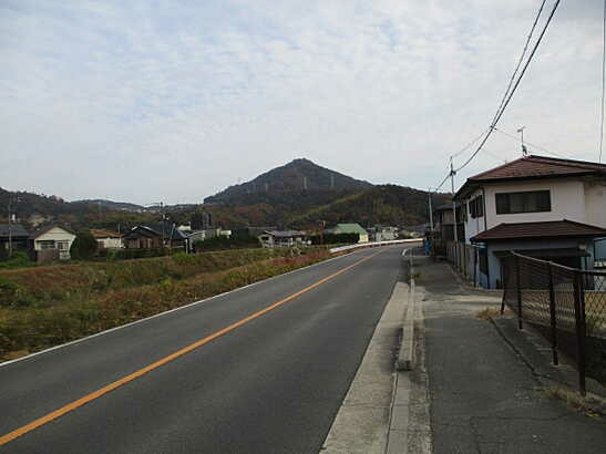 【前面道路含む現地写真】