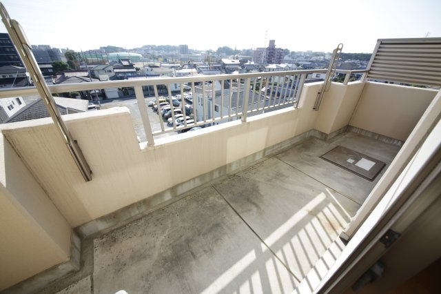 パル住吉のバルコニー|別部屋同間取りのお写真となります。参考にご覧くださいませ。