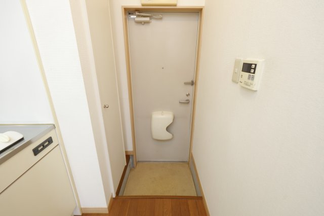 リリックコート平和橋の玄関