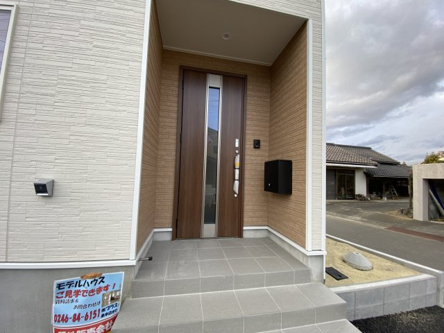 今から見たい大歓迎♪【佐糠町第8　全5棟／4号棟】　新築建売住宅　価格を抑えた新邸！の玄関|◆玄関の写真です◆
お洒落な玄関は気分が良いですね♪広々とした玄関になっております。　