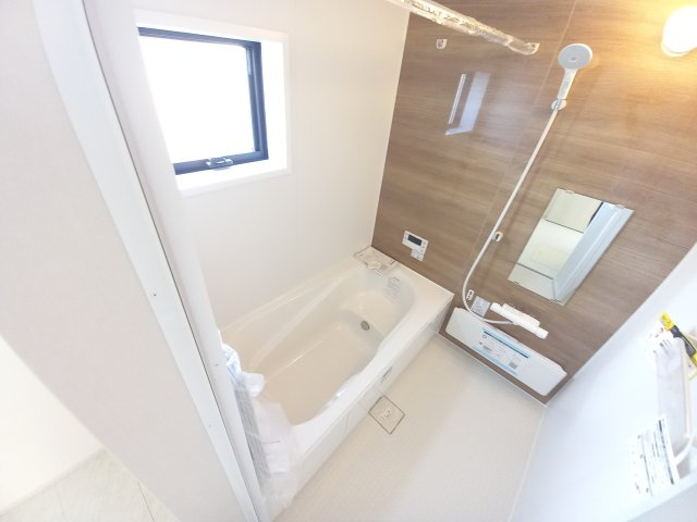 【内郷御厩町4丁目第1／全5棟　3号棟】　選べるマイホームキャンペーン実施中♪の浴室|同施工◆ユニットバスの写真です◆　フルオート機能で、時間帯を気にせず、家族全員が暖かい湯船に浸かることができます。　一日の疲れを癒してくれそうですね♪