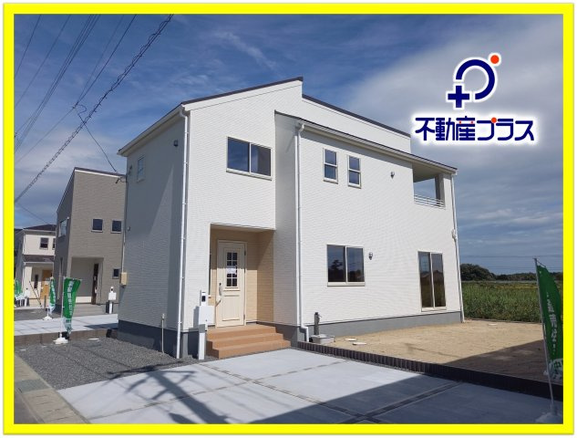 【いわき市若葉台2丁目　第5・2号棟】　＼ランドリールーム/パントリー有り♪／の外観|同施工◆外観の写真です◆　外壁仕上げ材は窯業系サイディング。裏面に付着した汚れが、雨水によって流れ落ちやすい「防汚機能付きサイディング」を採用。外壁の美しさが長持ちします♪

