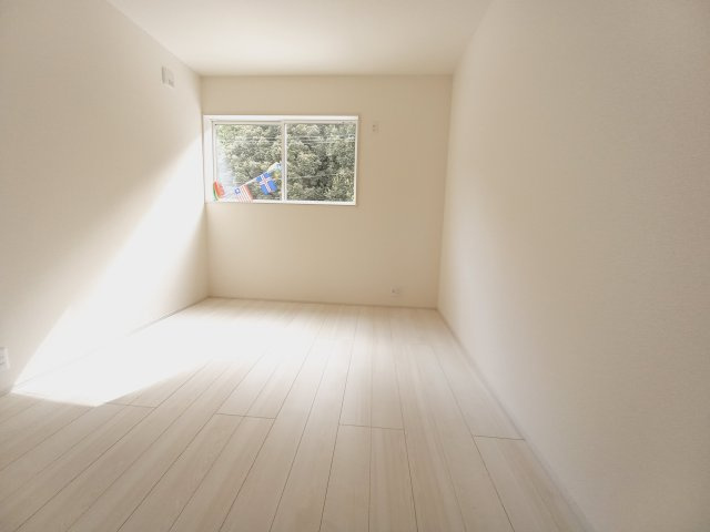 いわき市好間町中好間第2　新築戸建　２号棟の洋室|同施工　◆居室の写真です◆　木の温もりがナチュラルでくつろげる空間ですね♪　子供部屋としても、寝室としても、どんなインテリアにしようか…選ぶ楽しみが増えますね♪