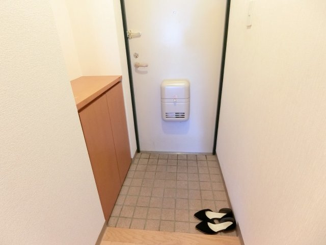 スカルRYUの玄関|収納もある玄関です