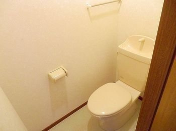 【トイレ】 | フリーデンＡ | 清潔感のあるトイレです