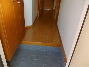 【玄関】 | フリーデンＡ | シンプルで使いやすい玄関です