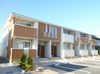 【外観】 | チェリー・ブロッサムⅢ | 外はこのようになっています