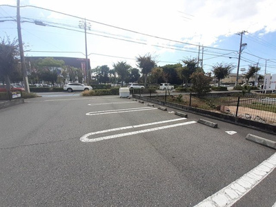【駐車場】 | アヴェニュー谷川 | 駐車場があります