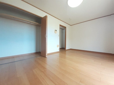 【居間・リビング】 | アヴェニュー谷川 | ゆったりとした居間です