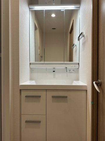 グランヴェルジェ西台の独立洗面台