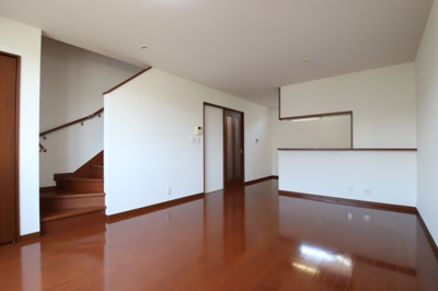 【居間・リビング】 | メゾネットアーリア