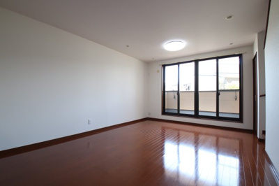 【居間・リビング】 | メゾネットアーリア