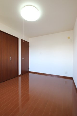 【洋室】 | メゾネットアーリア