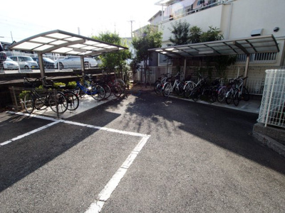 【その他共用部分】 | メゾネットアーリア | 駐輪場