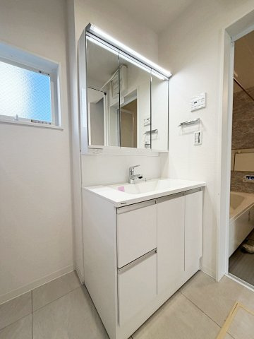 横須賀市津久井一丁目戸建の独立洗面台