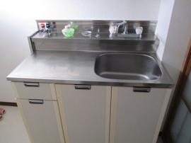 コンパクトなキッチンで掃除もラクラク