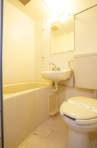 コンパクトで使いやすいお風呂です