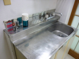 コンパクトなキッチンで掃除もラクラク