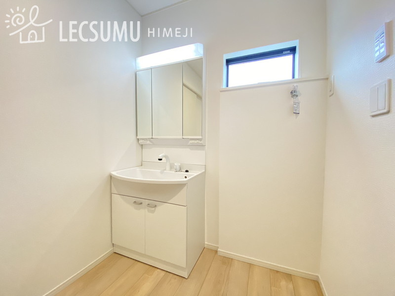 姫路市飾磨区妻鹿第1/新築戸建の独立洗面台|同社施工例