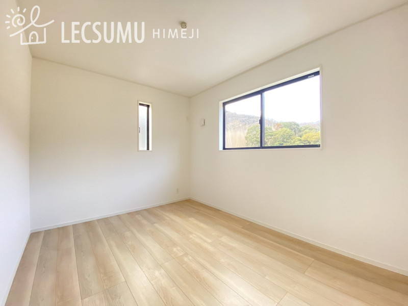 姫路市飾磨区妻鹿第1/新築戸建の洋室|同社施工例