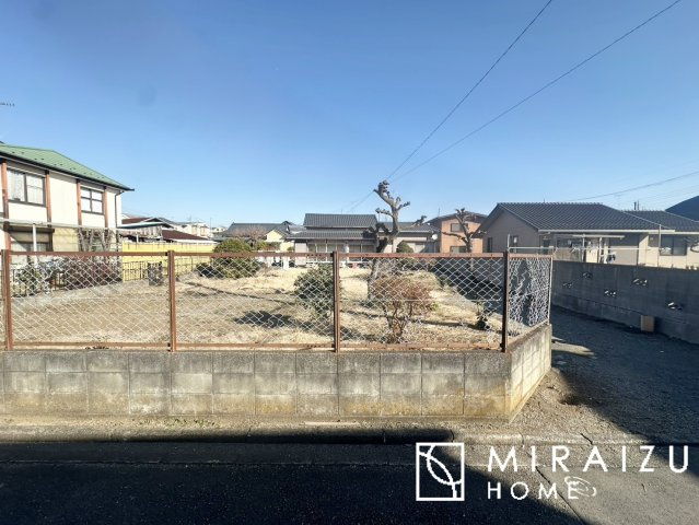 【前面道路含む現地写真】 | ＼静かな環境で落ち着いた暮らしをご希望のお客様／広さと価格のバランスの良いマイホーム！近隣施設にも恵まれ立地！詳細、ご見学希望・資料請求ミライズホームお気軽にお問合せ下さい♪
