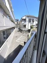 外からの目が気にならないバルコニーで洗濯物が干せます