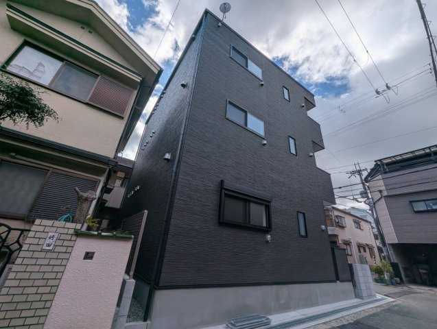 フェアリー服部天神の外観
